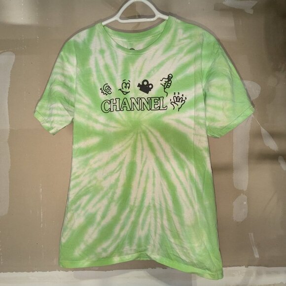 *3 FOR $9* CHANNEL 5 NEWS Andrew Callaghan Tie Dyed Live On Tour 2022 Shirt Top - Picture 1 of 2